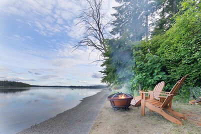 Peaceful - Beach Side Studio Cottage with Beach Access