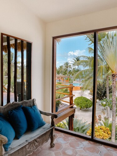 San Pedro 3-bedroom, 3-bathroom Villa Jade, ocean views, concierge onsite