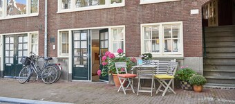 TWO BEDROOMS WITH TWO PRIVATE BATHROOMS - IDEAL FOR 2 COUPLES