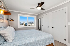 5 bedrooms, iron/ironing board, Internet, bed sheets