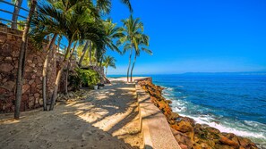 Beach nearby, sun loungers, beach towels