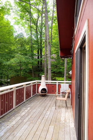 Terrace/patio - The Reside on Vail features ski in ski out from Nubs Nob private locker room  (Harbor Springs)