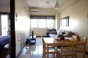 TV - City View Condo Homestay @ the ♥ of Ortigas Center (Ortigas Center)