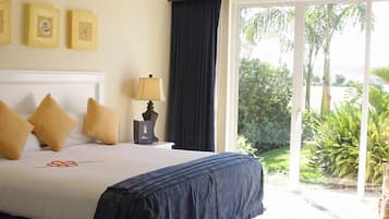 3 bedrooms, in-room safe, desk, iron/ironing board