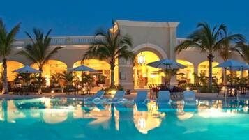 Indoor pool, outdoor pool