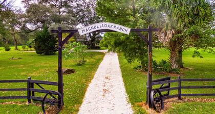 Maaseudun parvi. Fairhope. Äärimmäinen terassi ulkotelevisio ja oma grilli