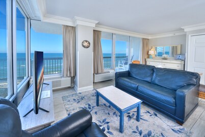 1013 -Panoramic Views - Large Private Balcony