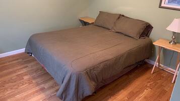 3 makuuhuonetta, silitysrauta/-lauta, Wi-Fi, vuodevaatteet