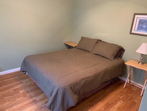 3 slaapkamers, een strijkplank/strijkijzer, wifi, beddengoed