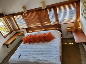 1 habitación, tabla de planchar con plancha, wifi gratis y ropa de cama 