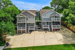 Exterior - 4BR/3BA Modern House w/Dntn View, Fire Pit, HotTub (Nashville)