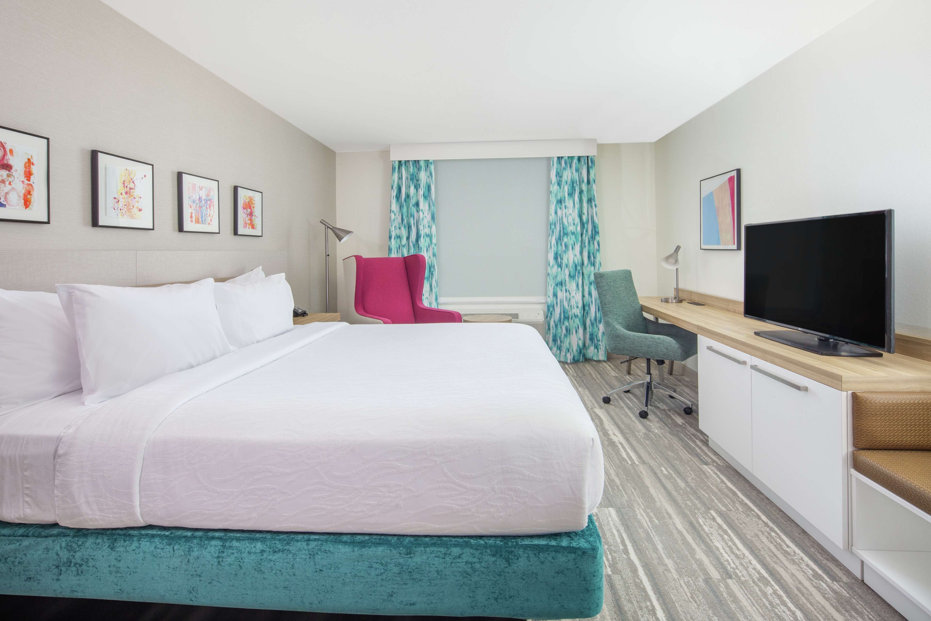 in-room safe, desk, laptop workspace, blackout curtains