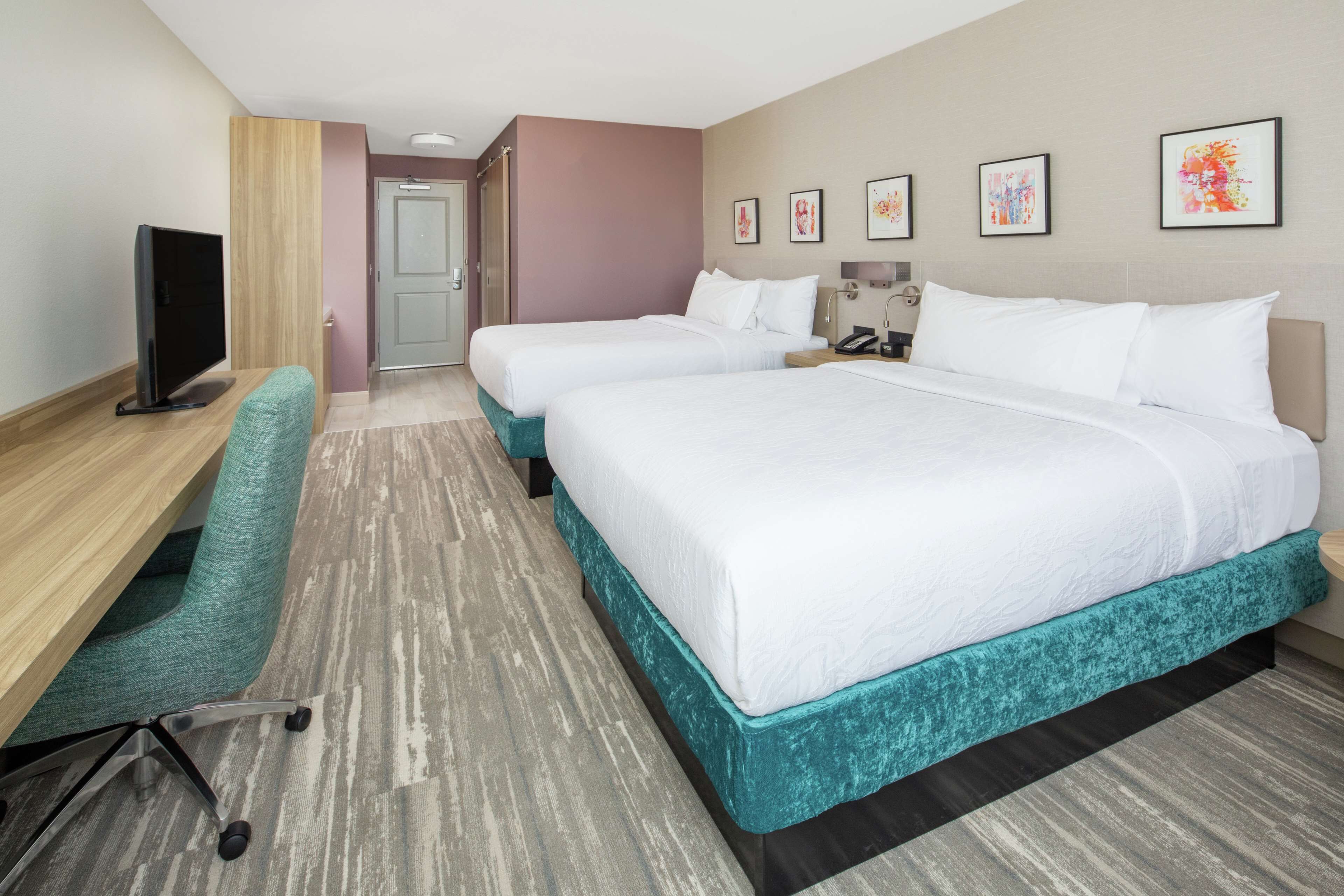 in-room safe, desk, laptop workspace, blackout curtains