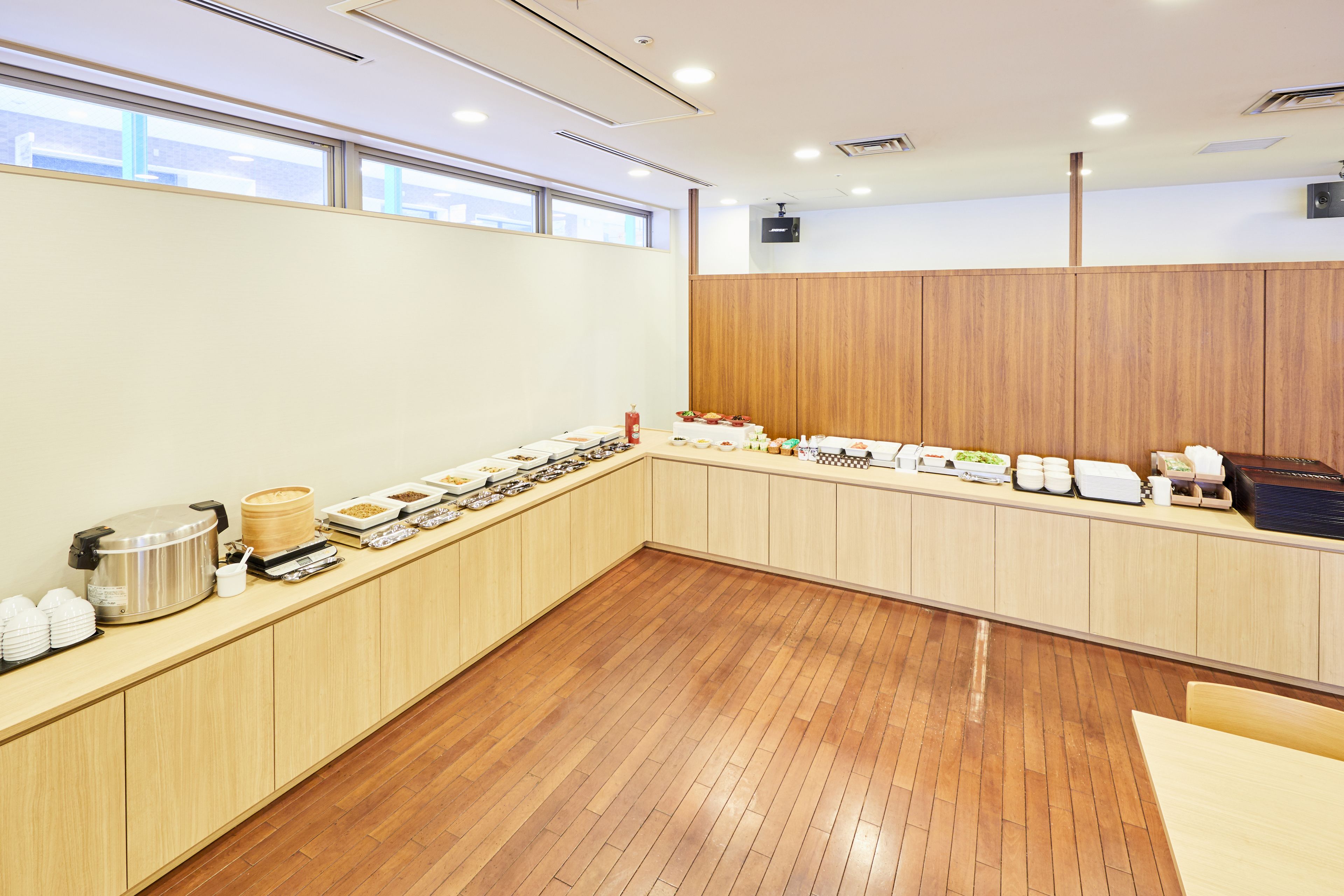 daily buffet breakfast (jpy 1700 per person)