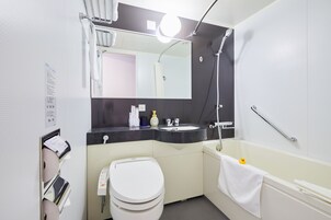 Ducha y bañera combinadas y bañera profunda