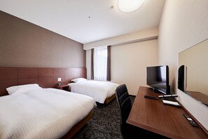 Down comforters, individually decorated, individually furnished, desk - KOKO HOTEL Kobe Shin-Nagata (Kobe)