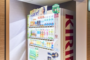Vending machine - KOKO HOTEL Kobe Shinnagata (Kobe)