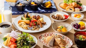 PÀivittÀinen buffetaamiainen (1700 JPY per henkilö)