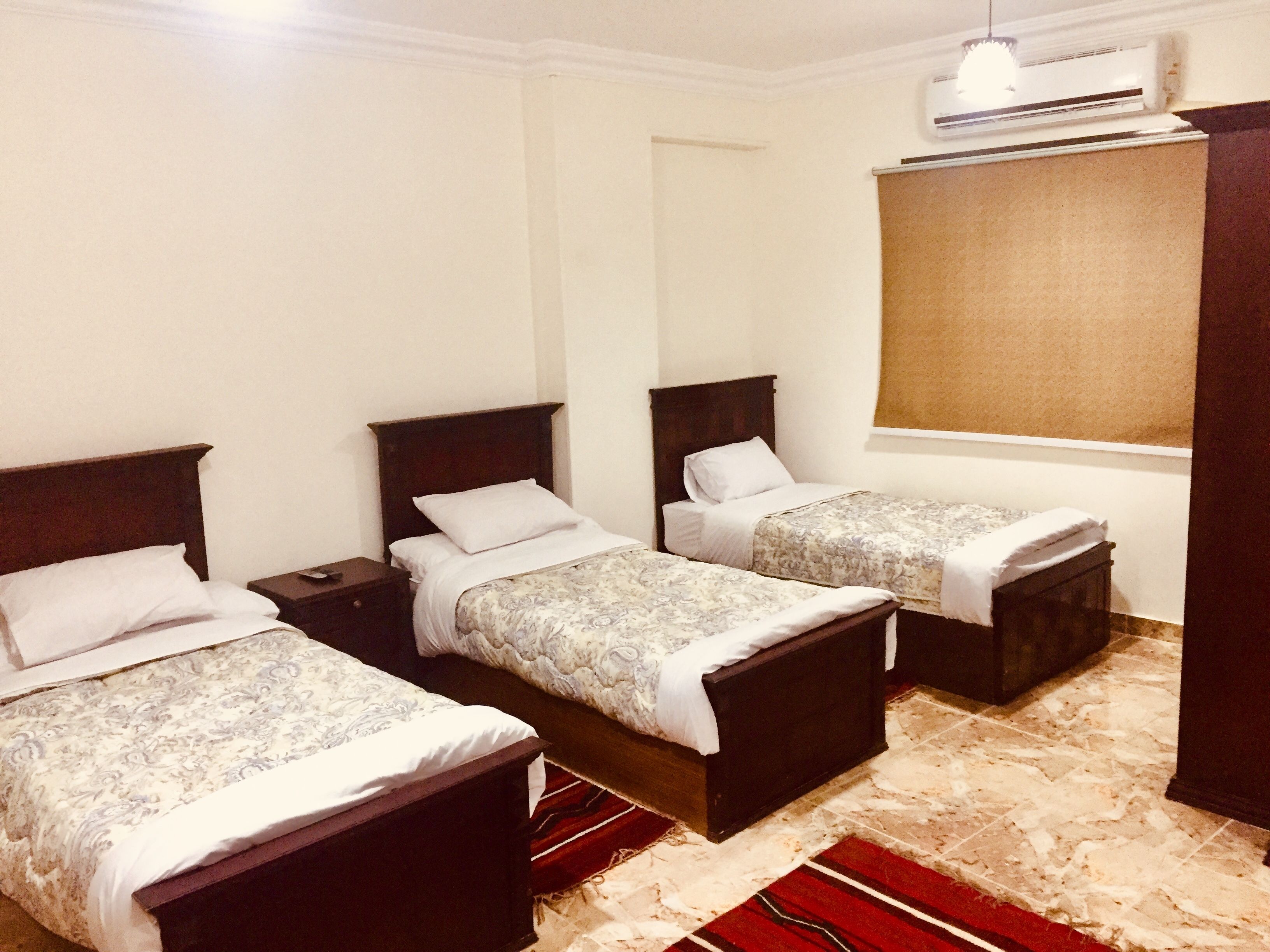 Chambre Triple Confort, salle de bains privée | Draps en coton égyptien, literie de qualité supérieure