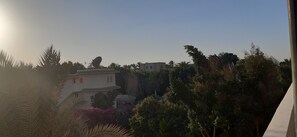 Chambre Simple Confort, salle de bains privée | Vue de la chambre