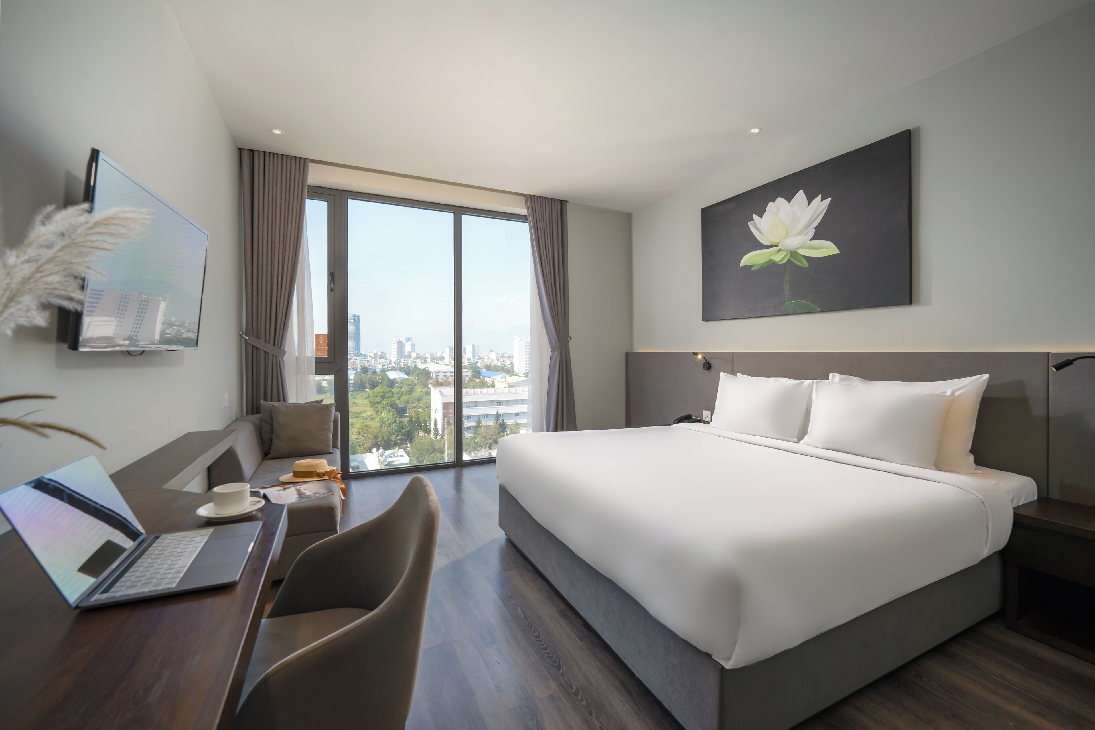 Phòng đôi Deluxe, quang cảnh thành phố | Bộ trải giường bằng vải cotton Ai Cập, bộ đồ giường cao cấp, minibar 