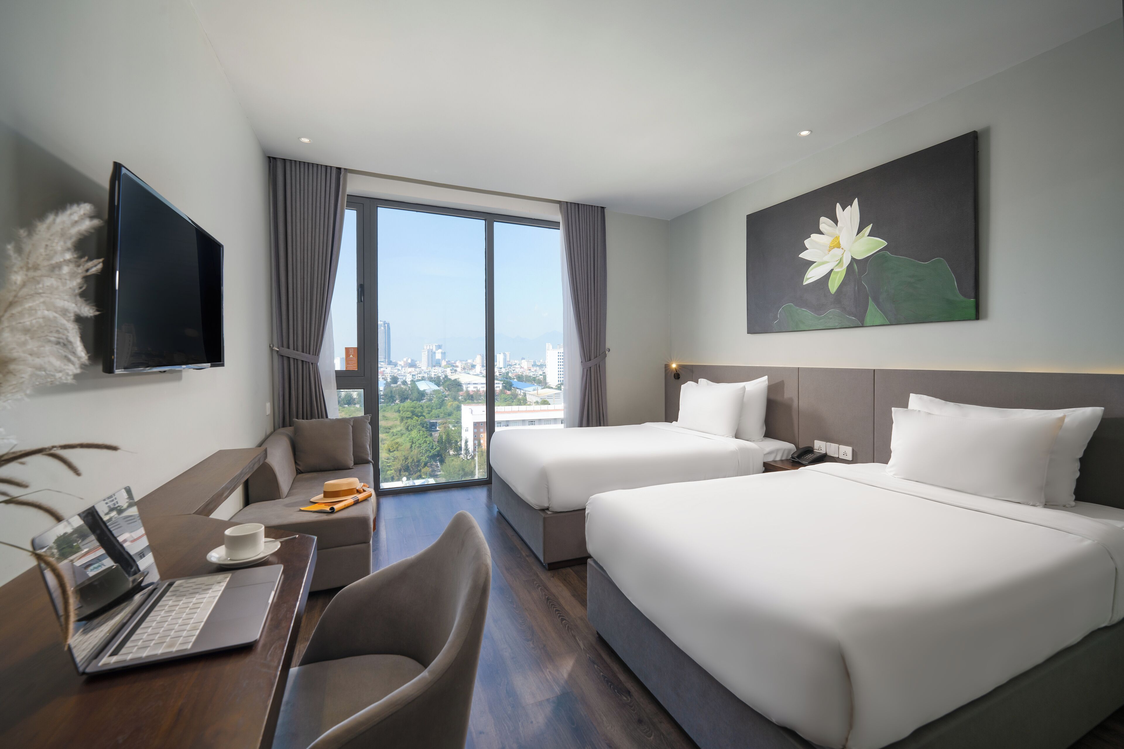 Phòng 2 giường đơn Deluxe, quang cảnh thành phố | Bộ trải giường bằng vải cotton Ai Cập, bộ đồ giường cao cấp, minibar 