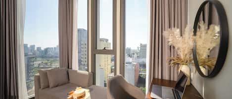 Deluxe Double Room, Bathtub