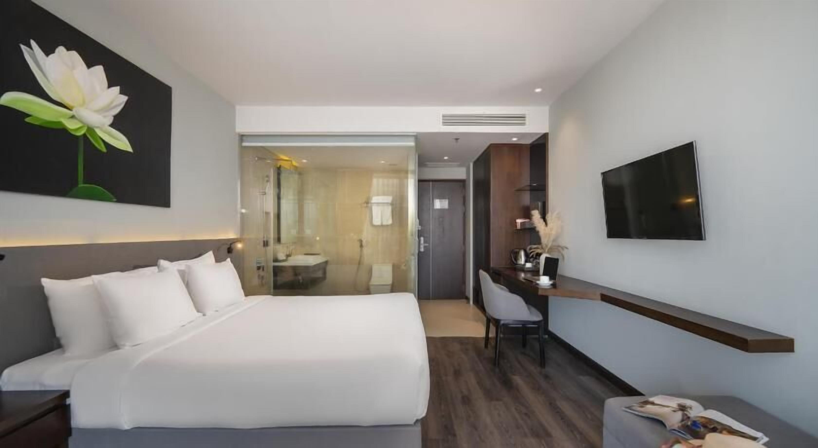 Egyptian cotton sheets, premium bedding, minibar, in-room safe