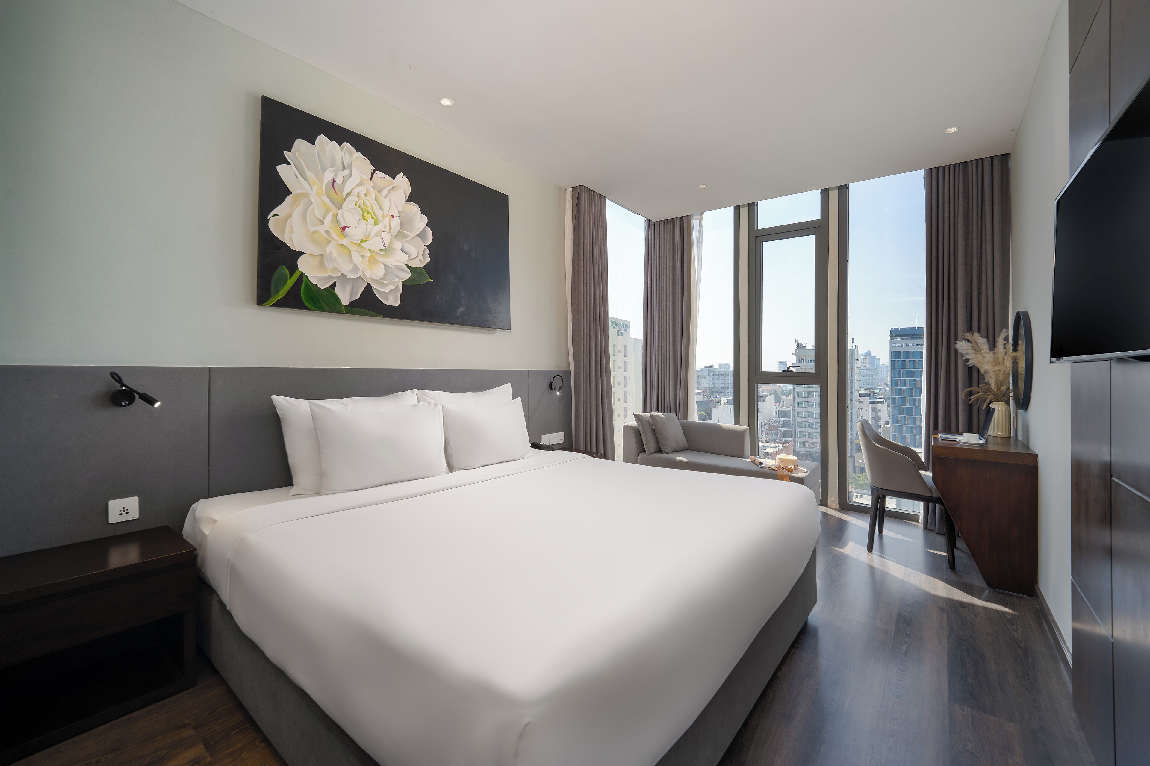 Phòng đôi Deluxe, bồn tắm | Bộ trải giường bằng vải cotton Ai Cập, bộ đồ giường cao cấp, minibar 