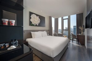 Deluxe-Doppelzimmer, Badewanne | Bettwäsche aus ägyptischer Baumwolle, hochwertige Bettwaren, Minibar