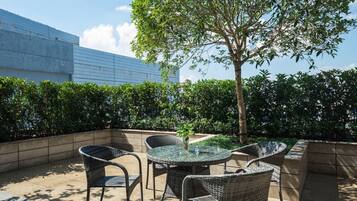 Kahden hengen design-huone, parveke, näköala puutarhaan | Parveke