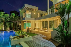 Outdoor pool, pool loungers