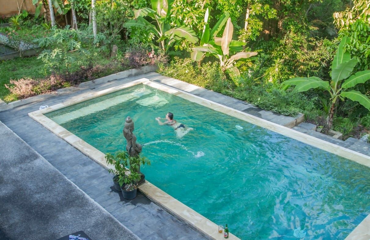 Outdoor pool, pool loungers