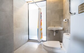 Two-Bedroom Suite | Bathroom - Nice Hotel Ratchada (Bangkok)