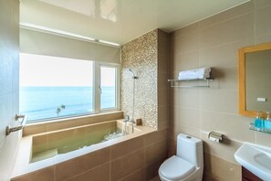 Bathroom - The North Coast Inn (New Taipei City)