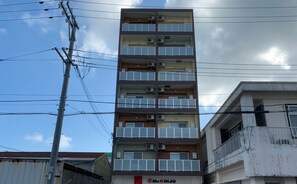 Exterior - Mr.KINJO GOLDEN CATS (Ishigaki)