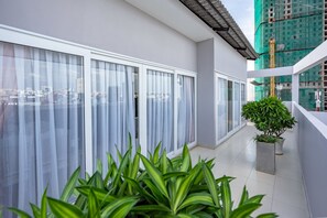 Royal Penthouse, 2 Bedrooms, Non Smoking, City View | 1 bedroom, minibar, in-room safe, individually decorated - Emerald Central (Ho Chi Minh City)