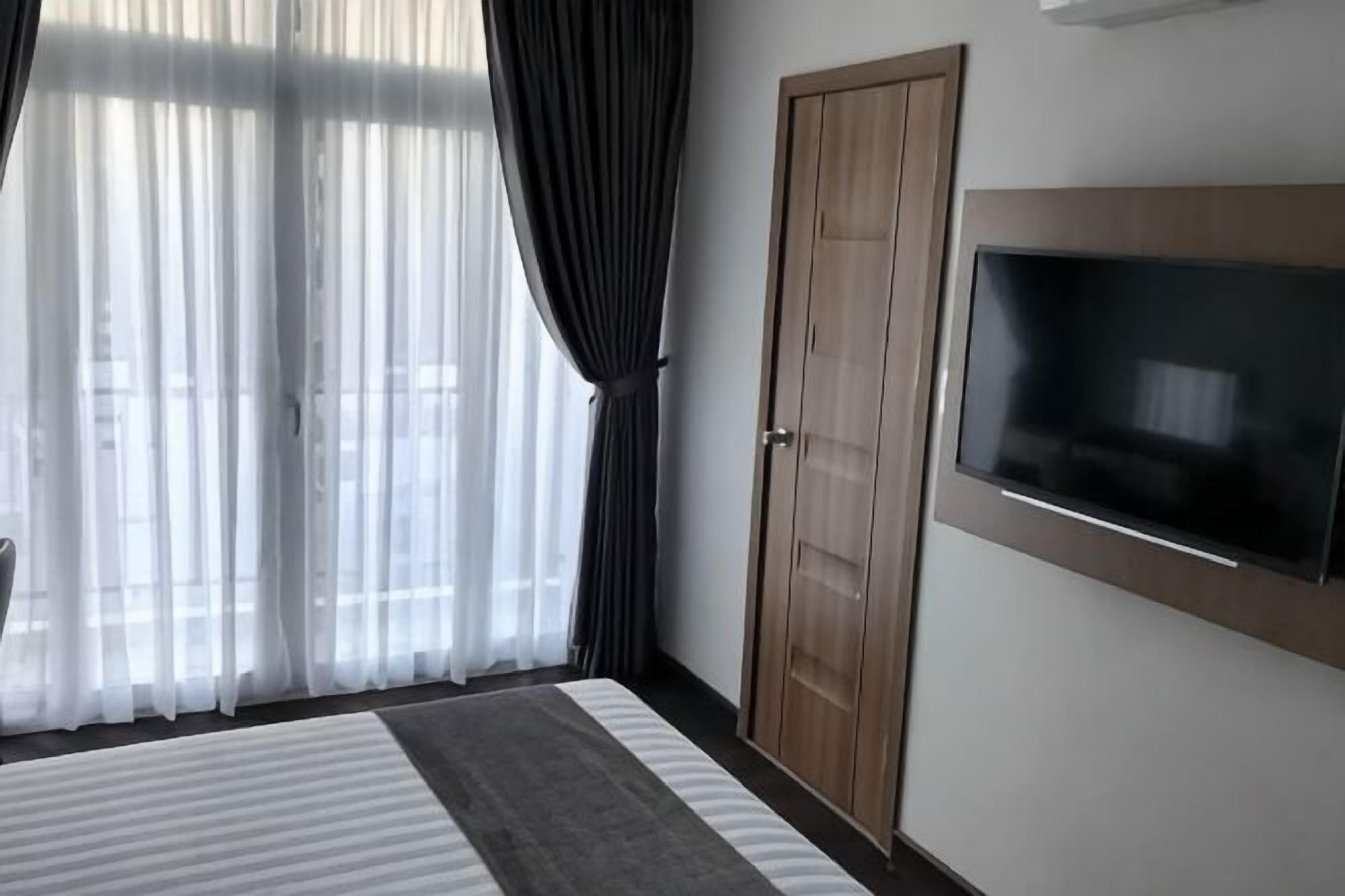 1 bedroom, minibar, in-room safe, individually decorated