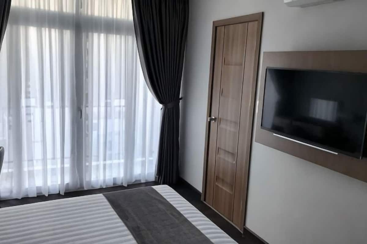 1 bedroom, minibar, in-room safe, individually decorated