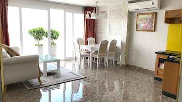 LED TV, streaming services