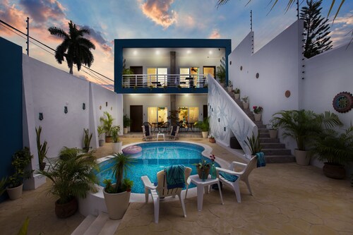 HGTV-Featured Coastal Retreat • Walk to the Sea • Perfect for Divers