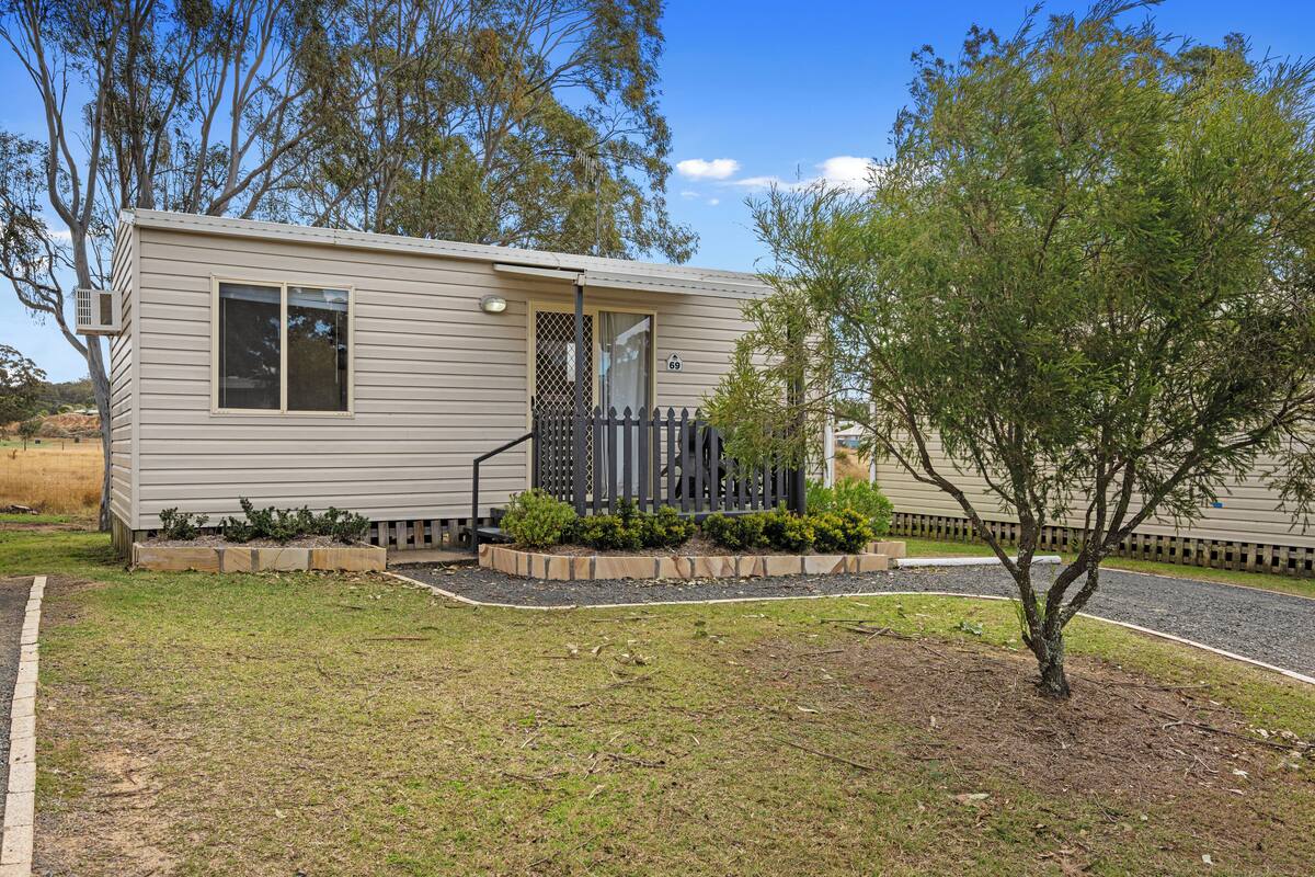 Standard Studio - Pet Friendly | Balcony