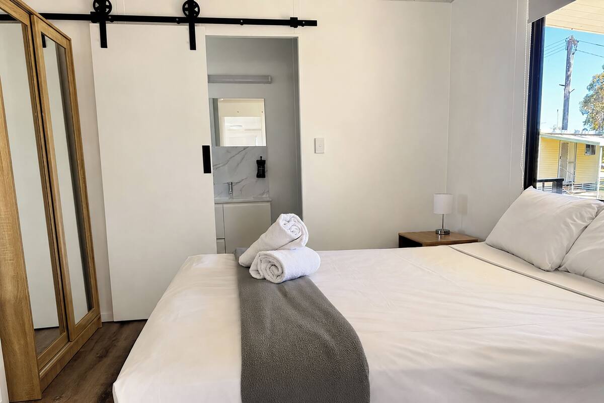 Superior 1 Bedroom Cabin | Bed sheets