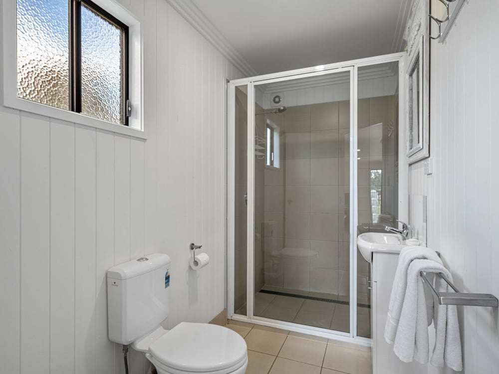 Crows Nest Tourist Park by null