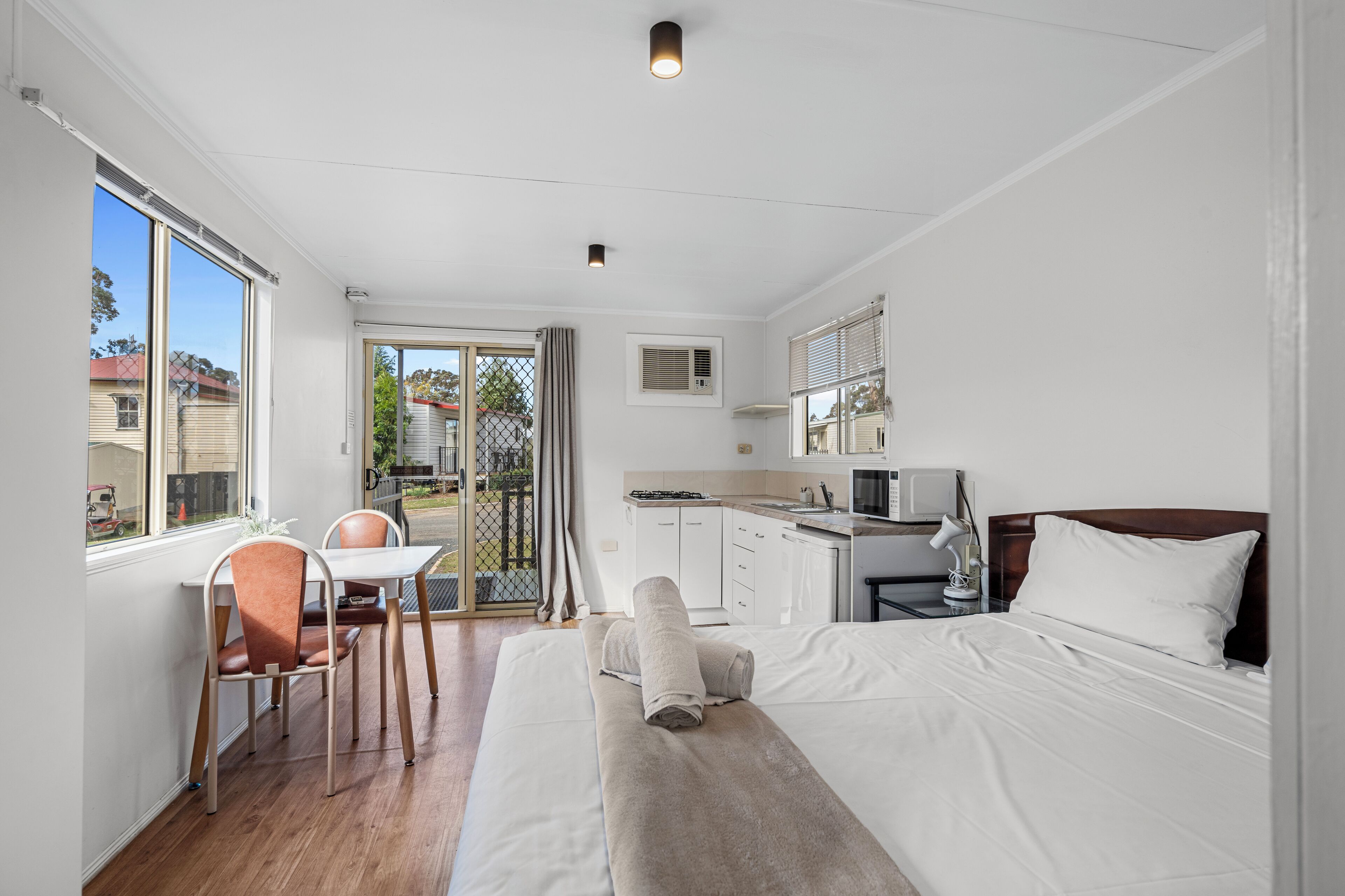 Economy Studio | Bed sheets