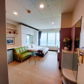 Deluxe Double Room, Ocean View | Bathroom