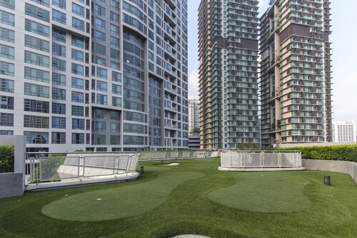 OYO 470 Home 1BR Robertson Bukit Bintang Pool with KL Tower View