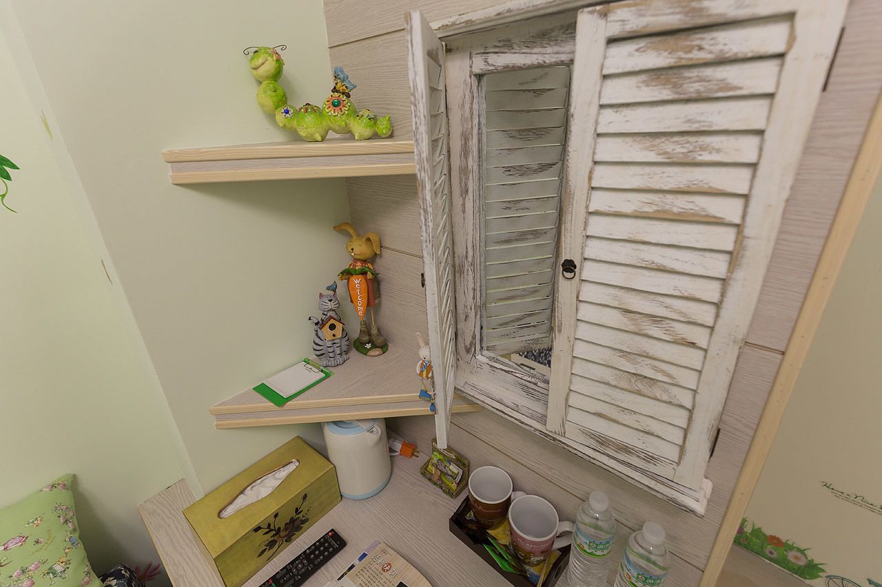 Desk, blackout curtains, soundproofing, free WiFi