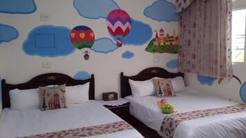 Escritorio, cortinas blackout, sistema de insonorización y wifi gratis