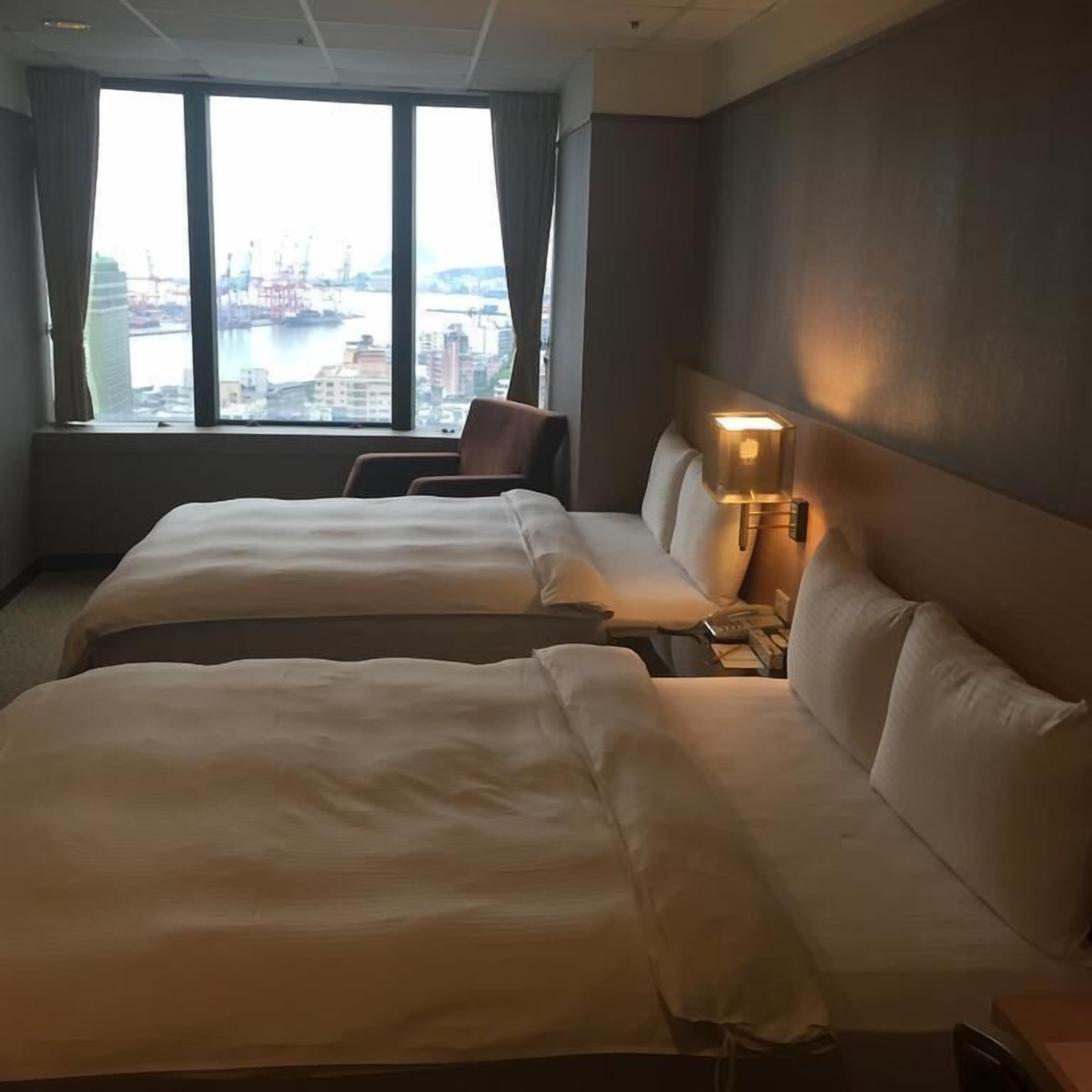 Standard Quadruple Room | Bathroom amenities | Shower, free toiletries, hair dryer, slippers